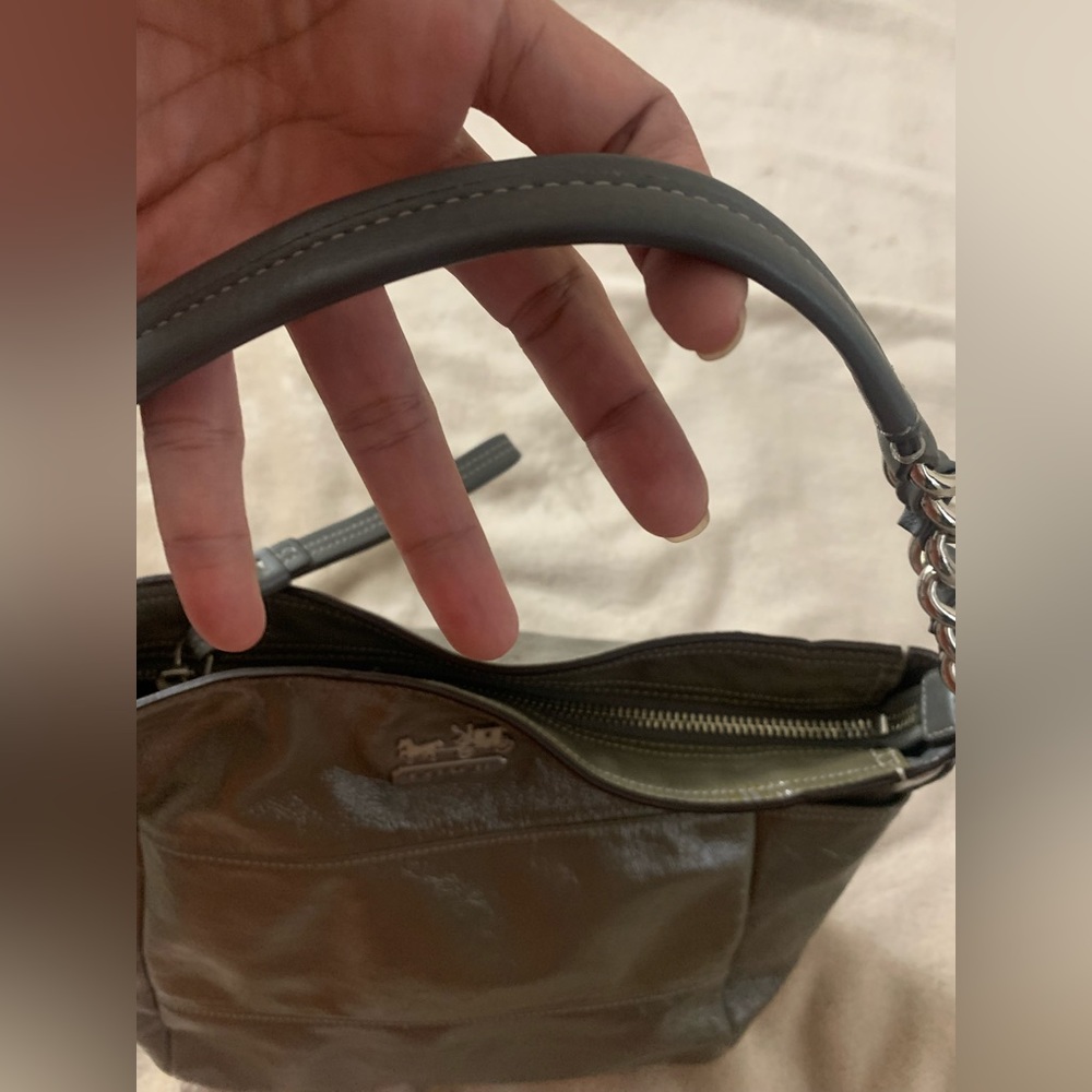 Coach Olive 🫒 Green Hobo patent Leather size medium - Picture 8 of 12